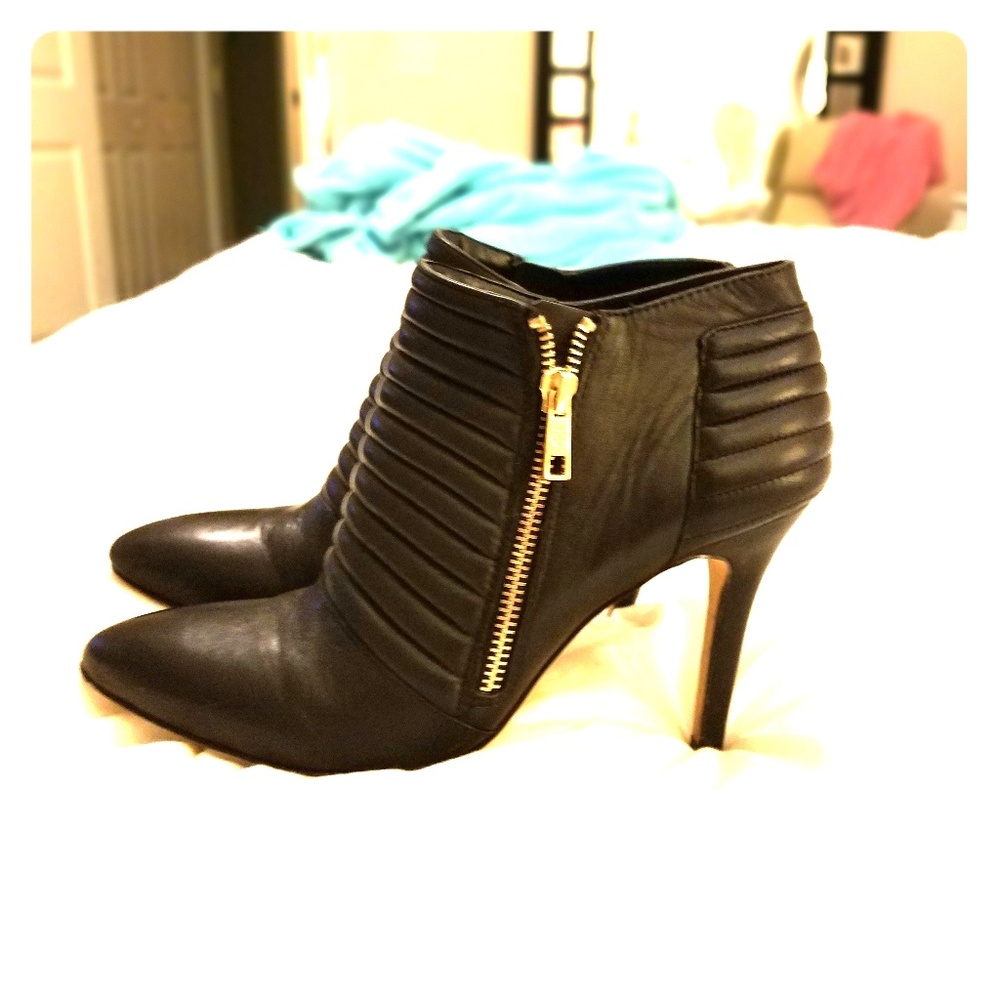Ann Taylor leather  gold zip heeled booties